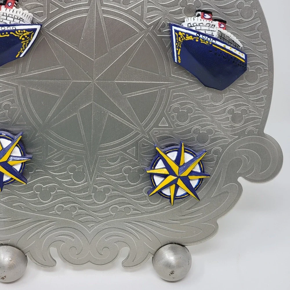 Disney Cruise Line DCL Metal Magnet Holder & Stand - Great for Photos or Notes